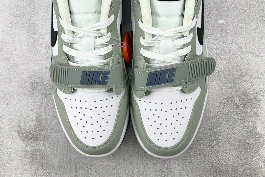 Jordan Legacy 312 Low in White and Green