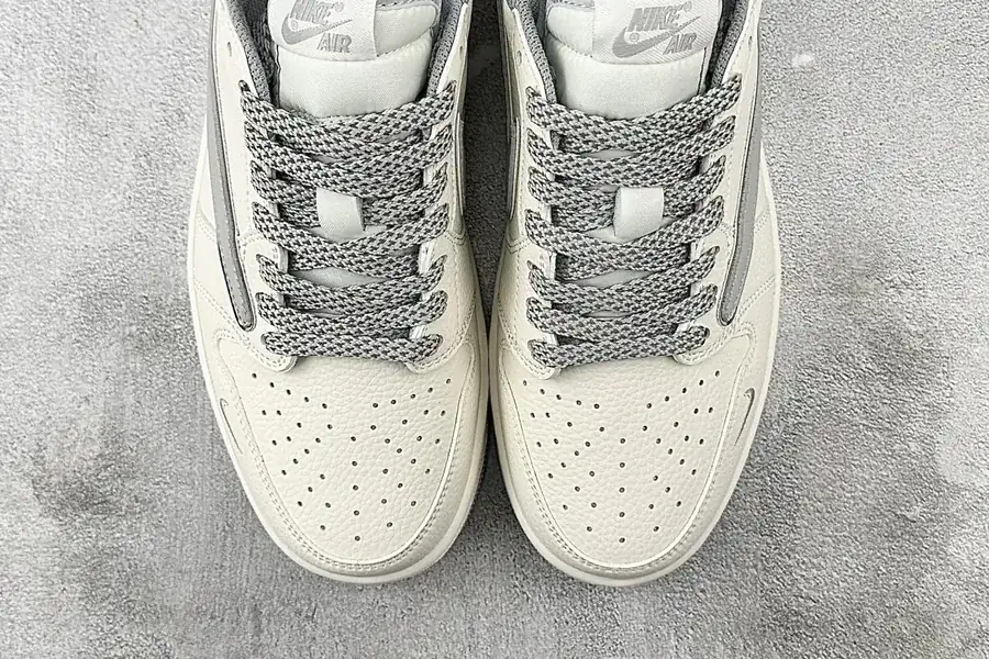 Air Jordan 1 Low ow SP Stuicy Collaboration