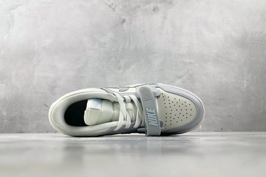 Jordan Legacy 312 Low in Glacier Blue