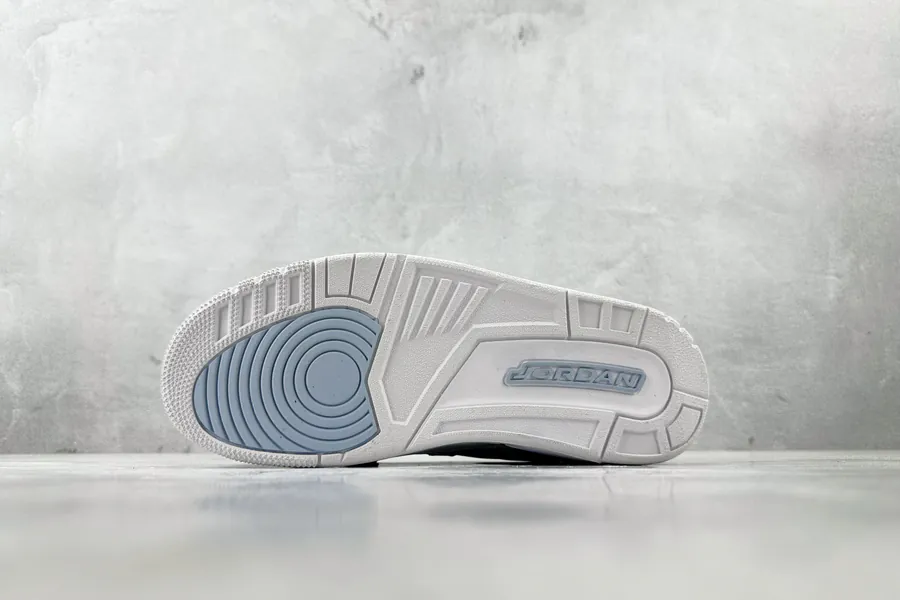 Jordan Legacy 312 Low in Glacier Blue