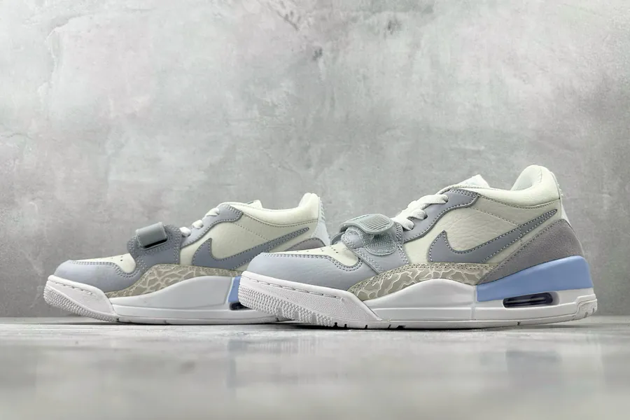 Jordan Legacy 312 Low in Glacier Blue