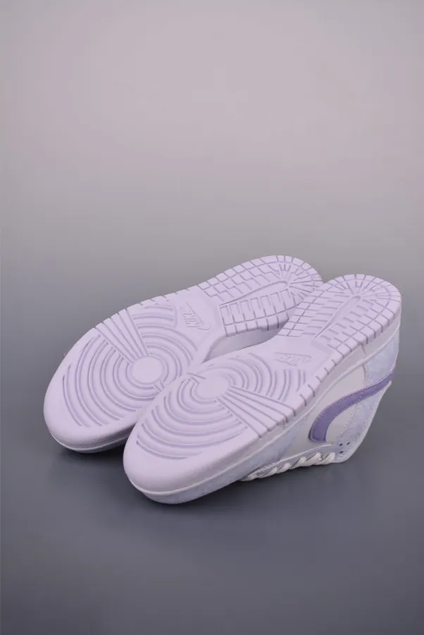NIKE SB Dunk Low Exclusive Edition