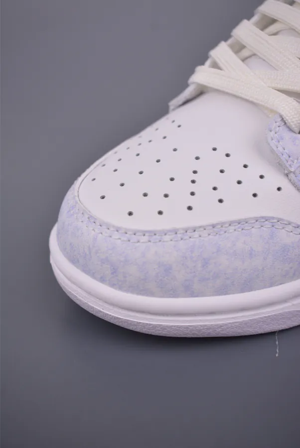 NIKE SB Dunk Low Exclusive Edition
