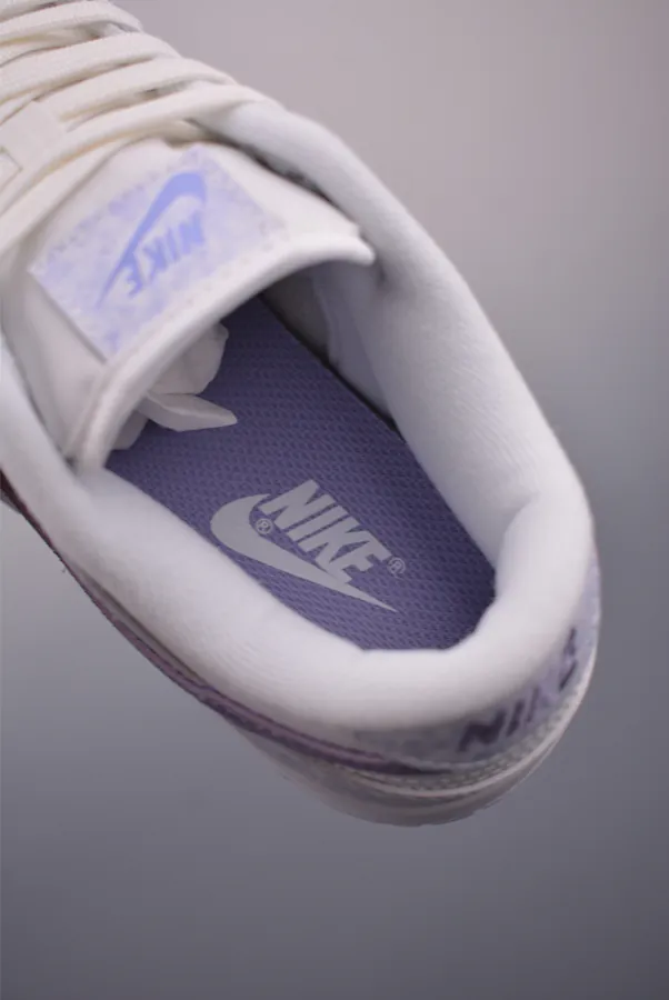 NIKE SB Dunk Low Exclusive Edition