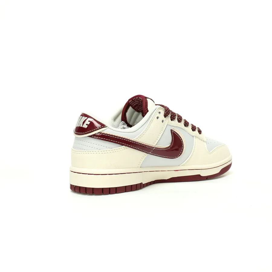 SB Dunk Low AITO M9 Collaboration Low Top Sneakers