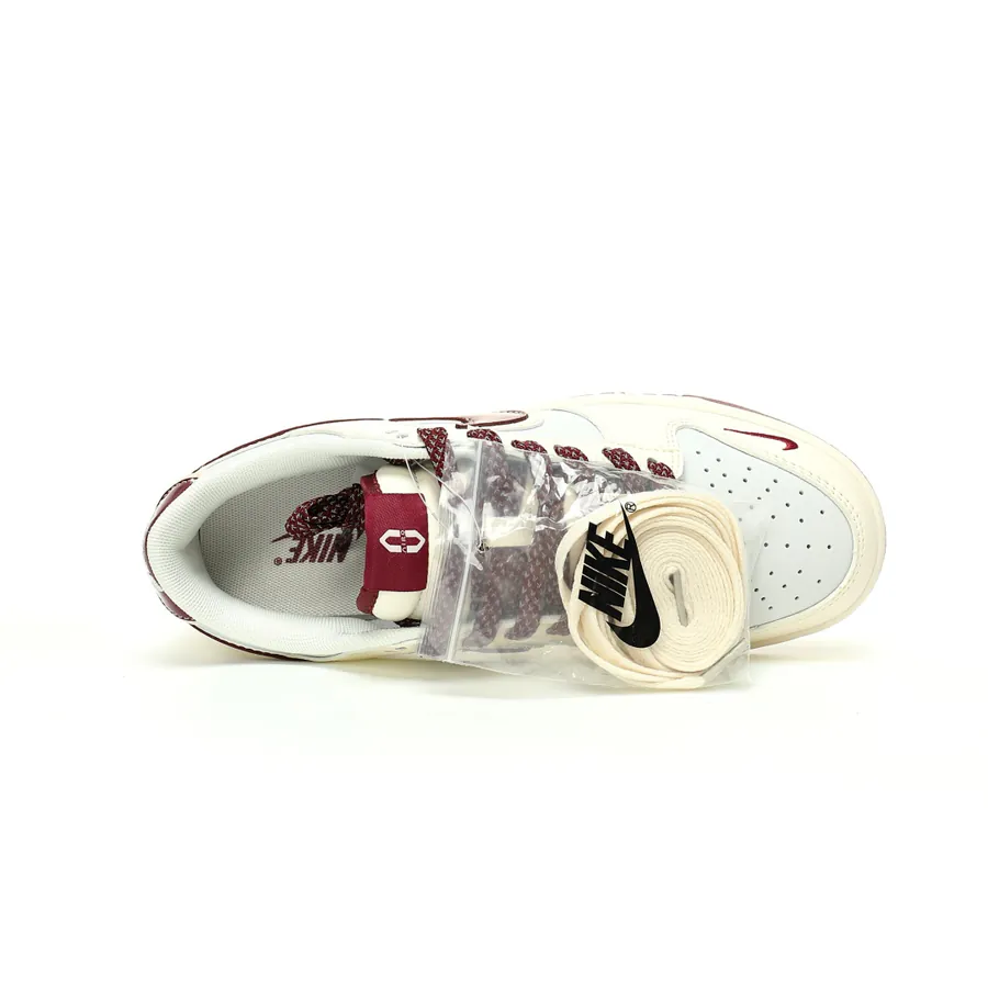 SB Dunk Low AITO M9 Collaboration Low Top Sneakers