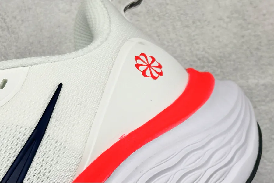 Nike Air Zoom Structure 26th Generation Breathable Mesh Running Shoes