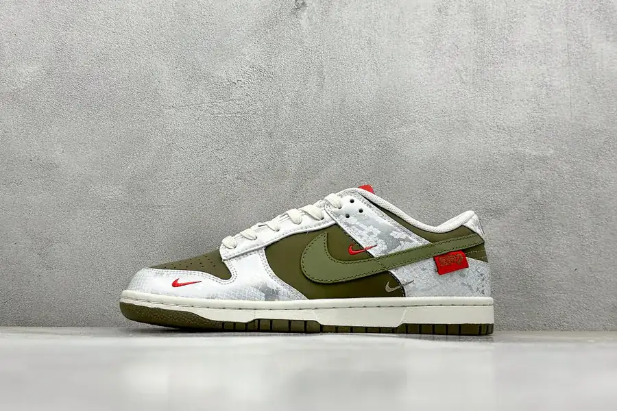 Nike SB Dunk Low Dragon Year Limited Edition