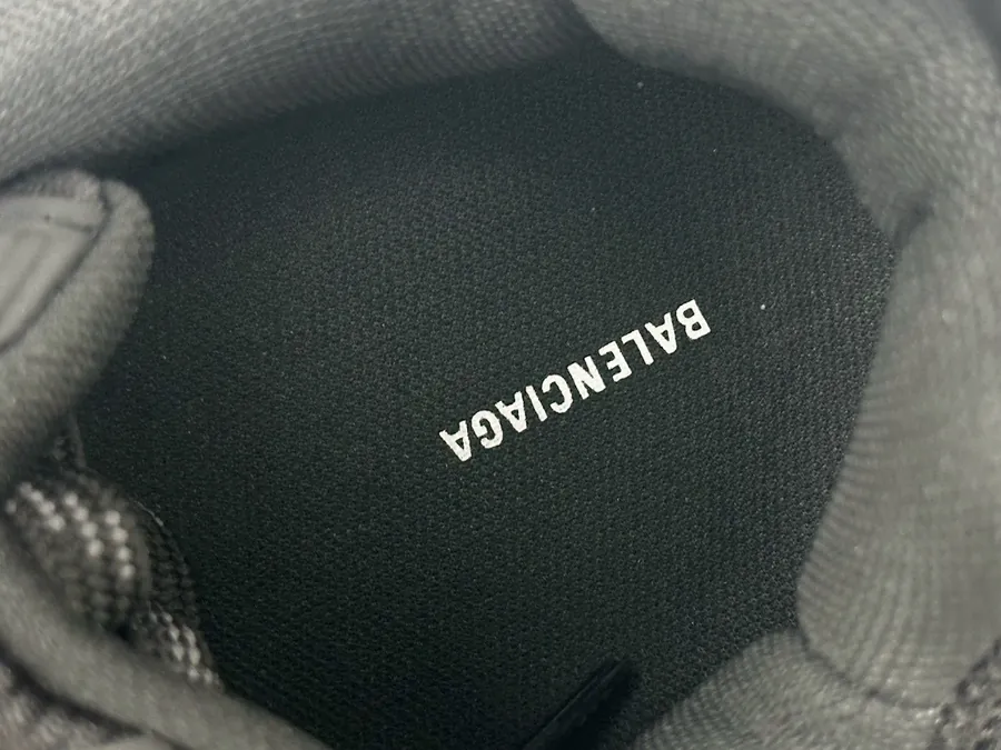 Balenciaga 10XL Bucket Bag Black