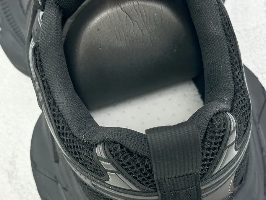 Balenciaga 10XL Bucket Bag Black