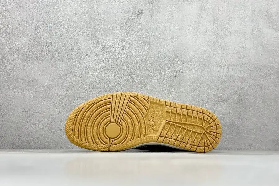Travis Scott x Air 1 Low x Louis Vuitton Reverse White Green Monogram Sneaker