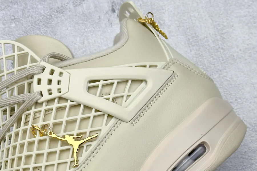 Air Jordan AJ4 Retro Classic Fit, Grid Detail