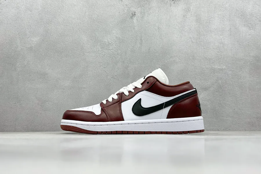 AJ1 Original Low Sneaker in White Red Black Toe