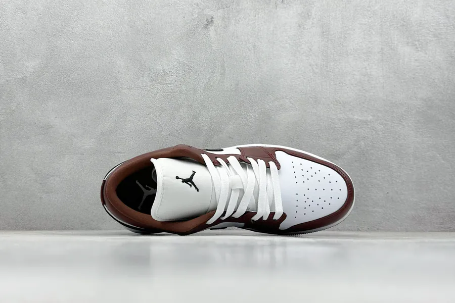 AJ1 Original Low Sneaker in White Red Black Toe