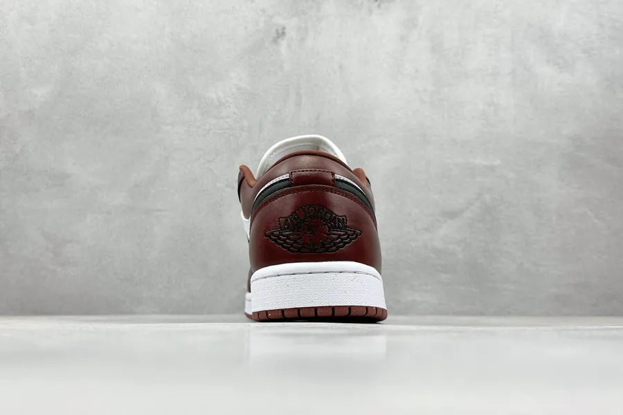 AJ1 Original Low Sneaker in White Red Black Toe