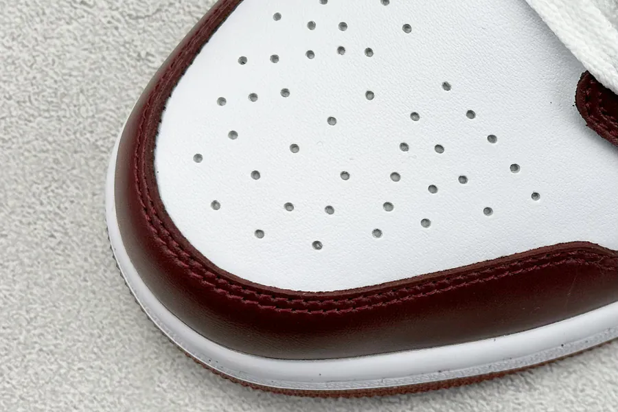 AJ1 Original Low Sneaker in White Red Black Toe