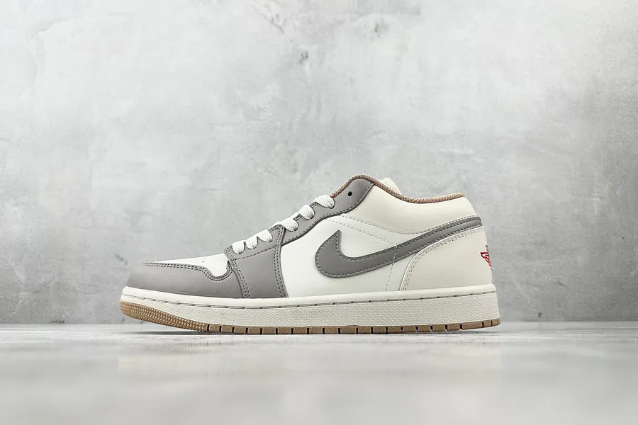 Air Jordan 1 Low in Gray