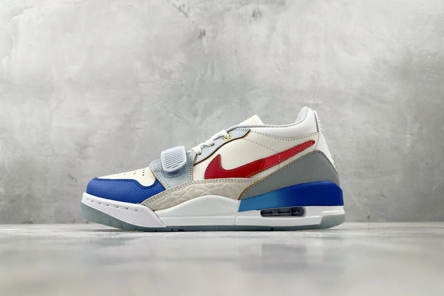 Jordan Legacy 312 Low in White Blue Red