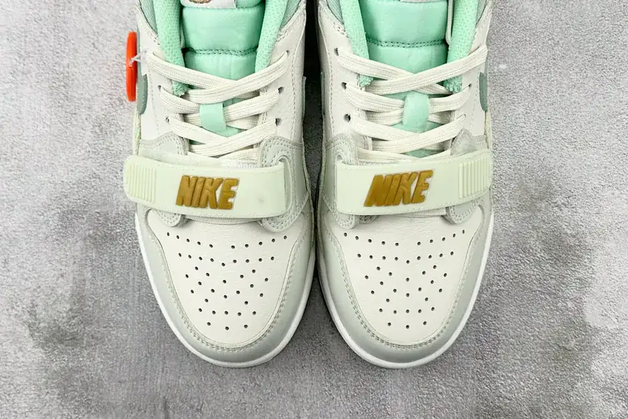 Jordan Legacy 312 Low in Mint Green