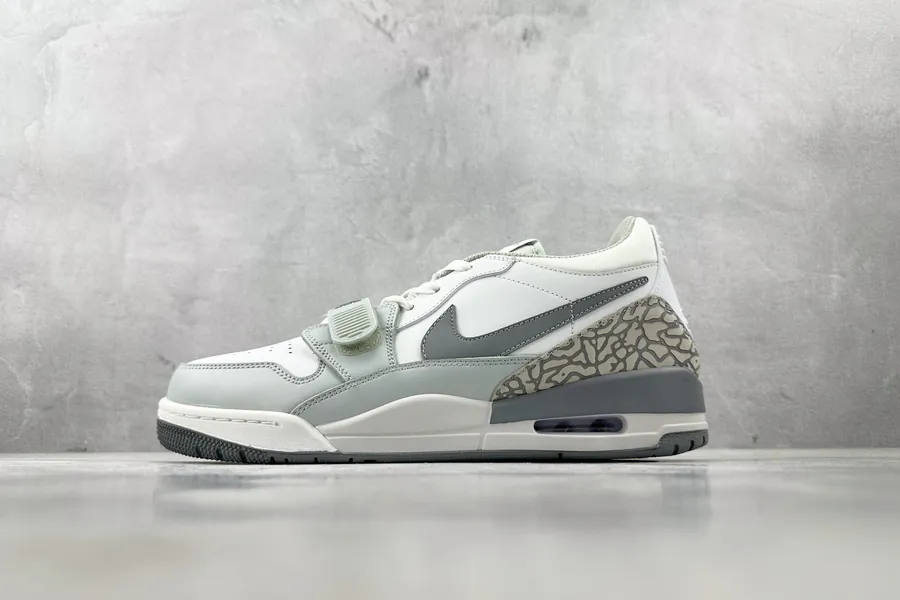 Jordan Legacy 312 Low in White