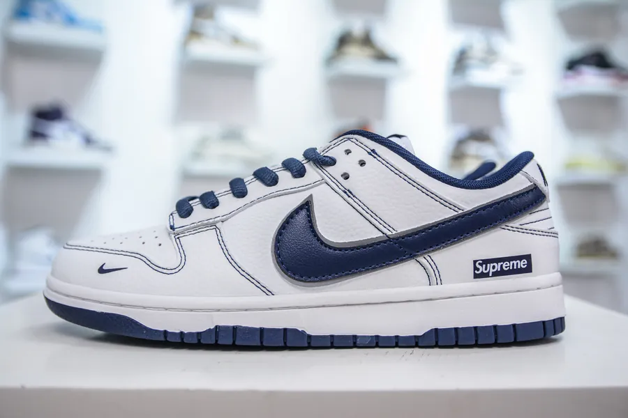 NIKE SB Dunk Low x Supreme White and Deep Blue