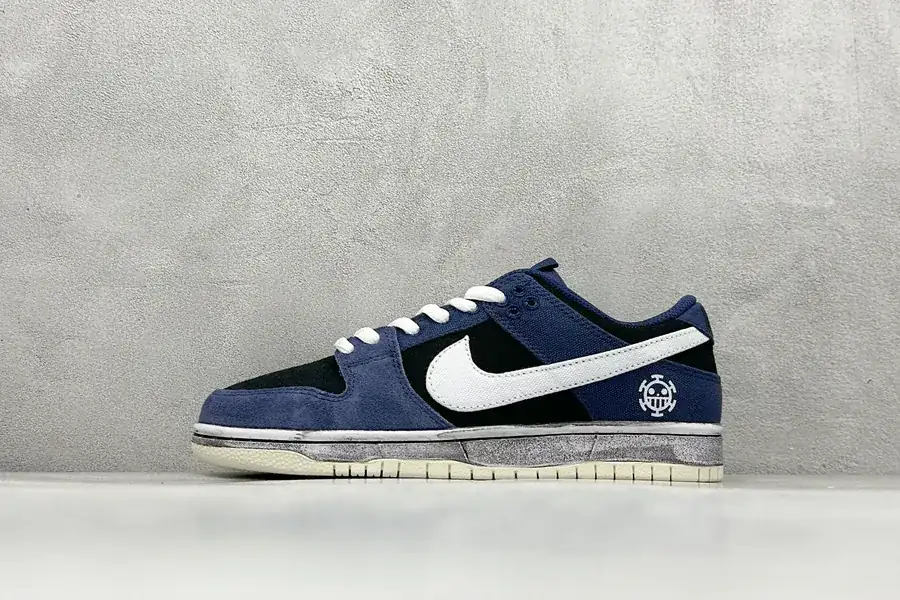 Nike Dunk SB Heartbeat Bear Casual Style