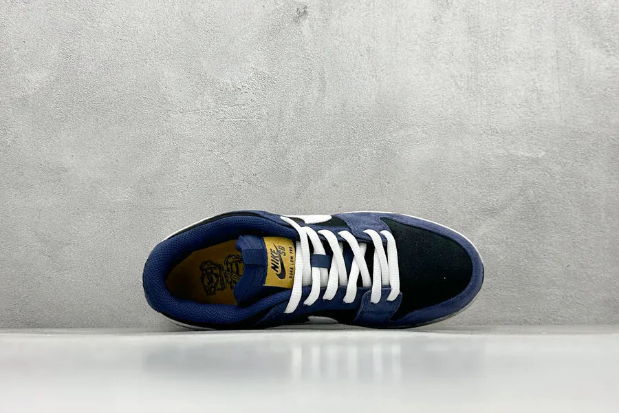 Nike Dunk SB Heartbeat Bear Casual Style