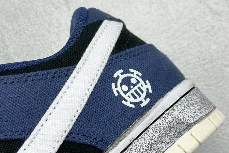 Nike Dunk SB Heartbeat Bear Casual Style