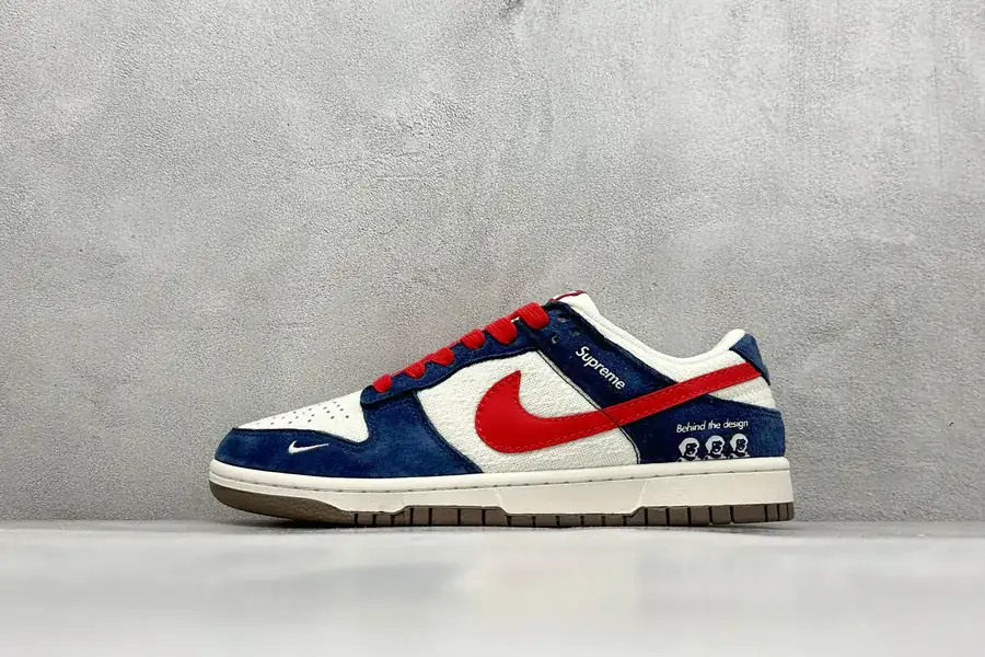 Nike SB Dunk Low x Supreme OG Edition