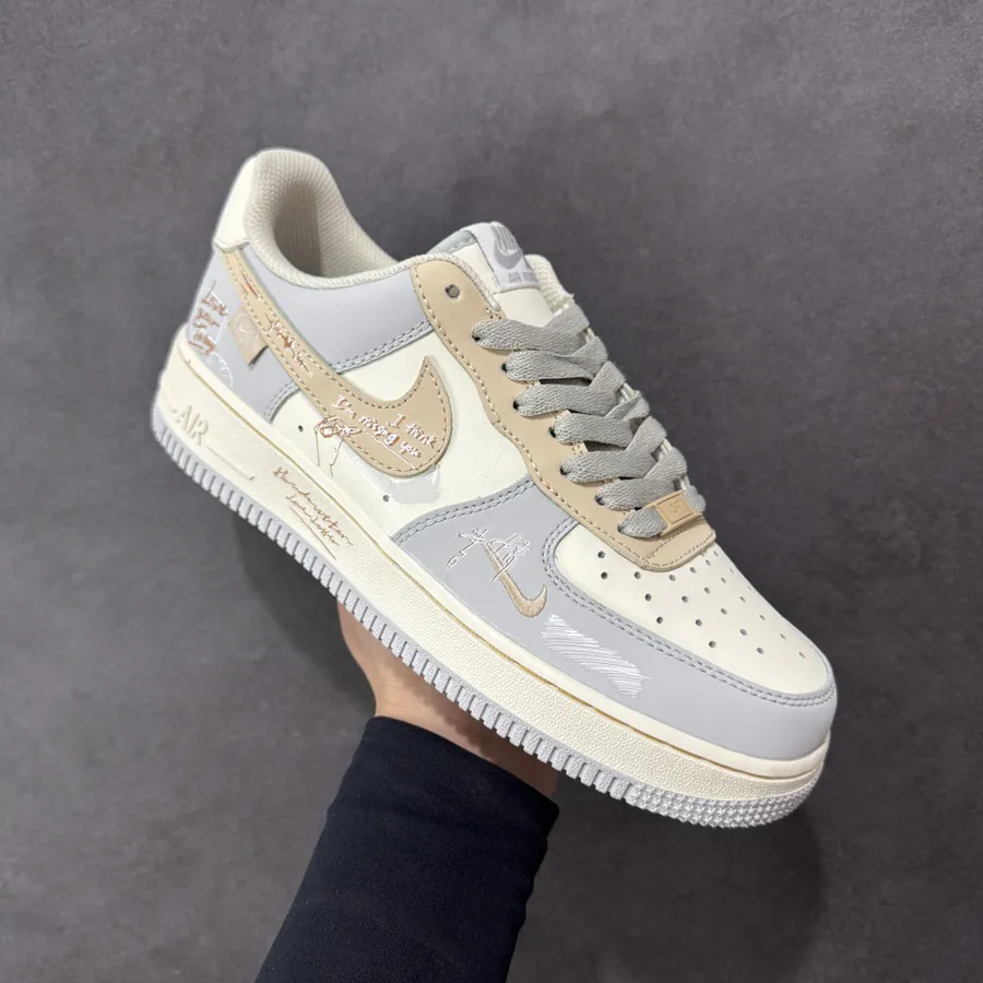 Nike Air Force 1 Low 07 Classic Low Top Sneaker