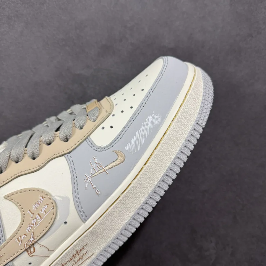 Nike Air Force 1 Low 07 Classic Low Top Sneaker