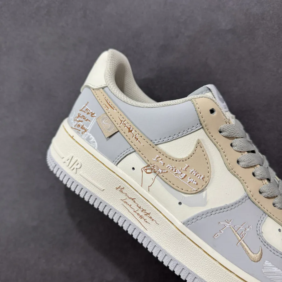 Nike Air Force 1 Low 07 Classic Low Top Sneaker
