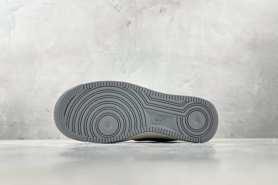Nike Air Force 107 Supreme Collaboration