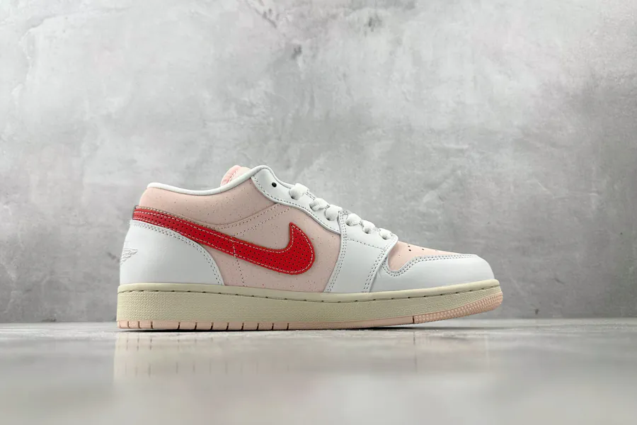 Air Jordan 1 Low Strawberry Milkshake