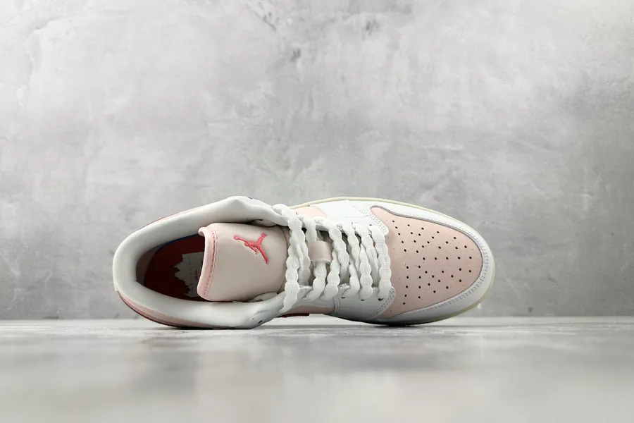 Air Jordan 1 Low Strawberry Milkshake