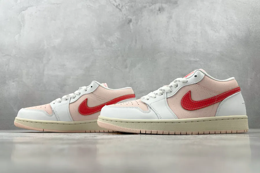 Air Jordan 1 Low Strawberry Milkshake
