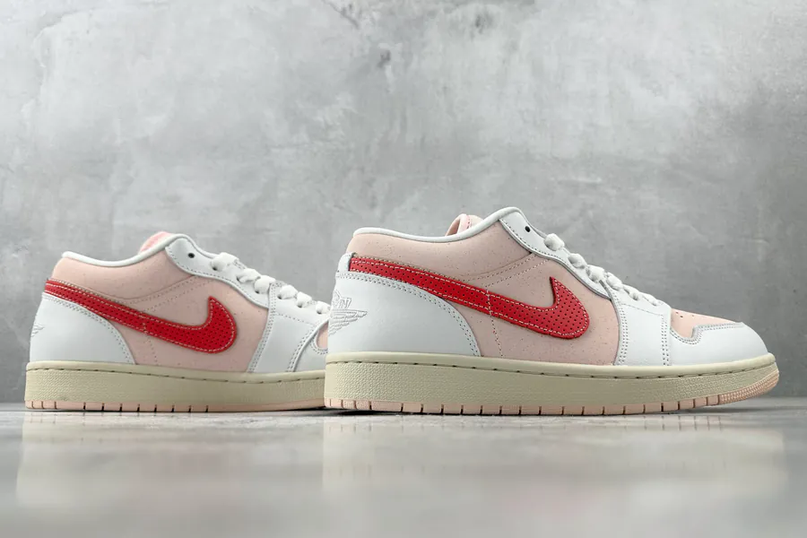 Air Jordan 1 Low Strawberry Milkshake