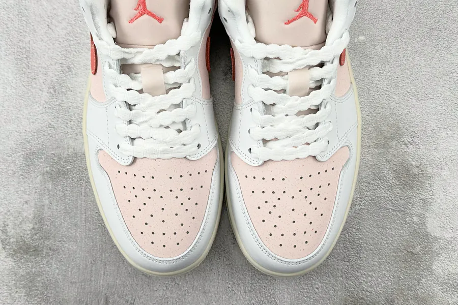 Air Jordan 1 Low Strawberry Milkshake