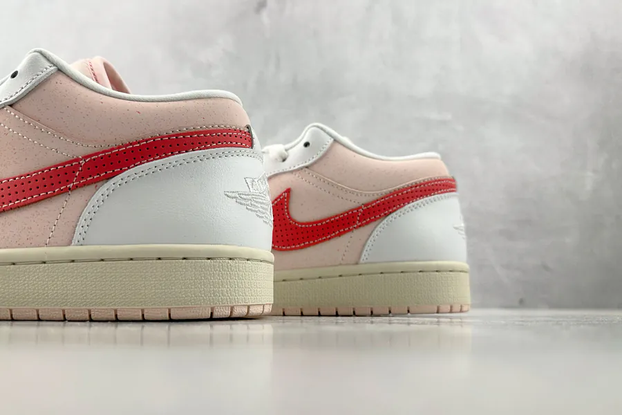 Air Jordan 1 Low Strawberry Milkshake