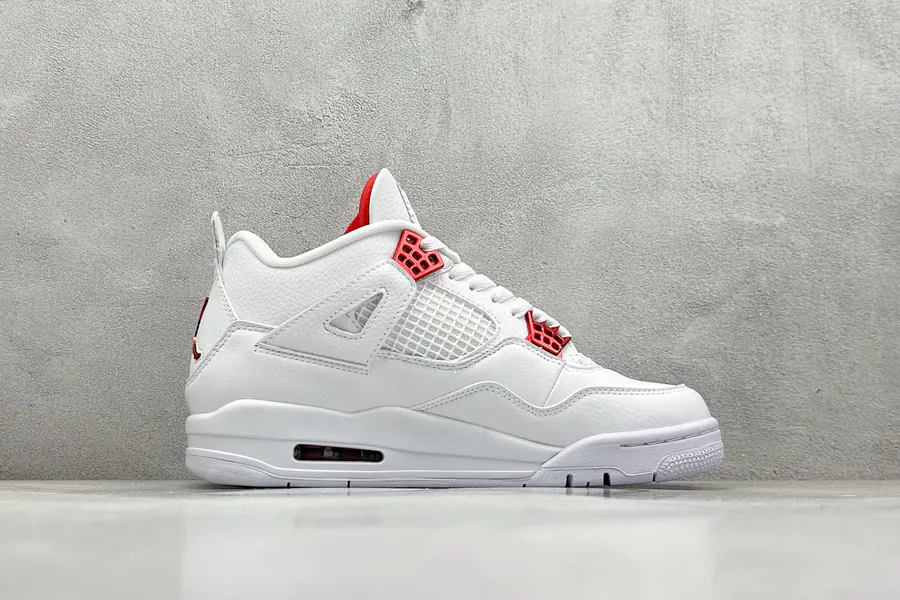 Air Jordan AJ4 Retro in Metallic Red