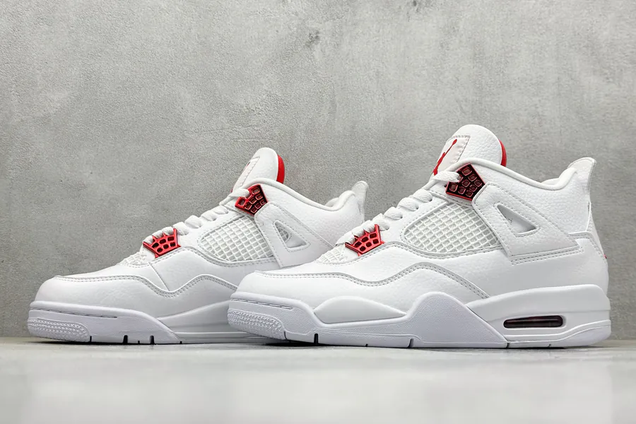 Air Jordan AJ4 Retro in Metallic Red