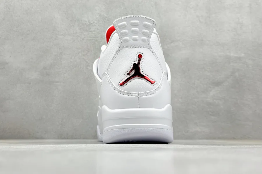 Air Jordan AJ4 Retro in Metallic Red