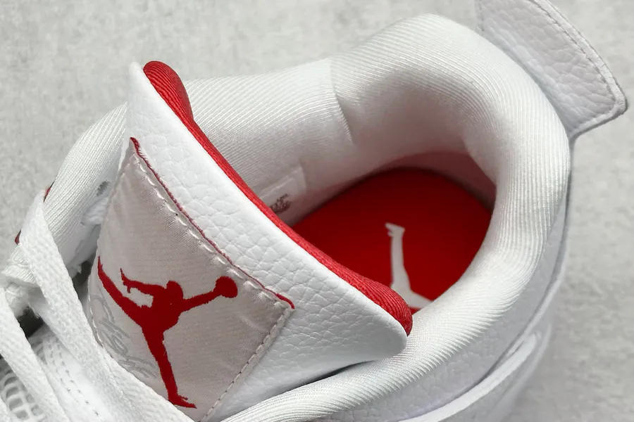 Air Jordan AJ4 Retro in Metallic Red