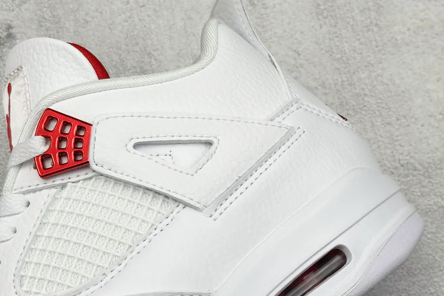 Air Jordan AJ4 Retro in Metallic Red