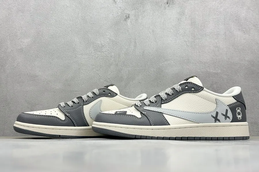 Travis Scott x Nike Air Jordan 1 Low OG Version