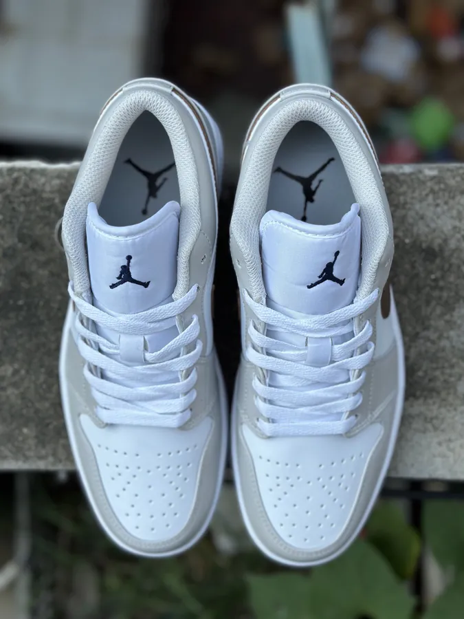 Air Jordan 1 Low White