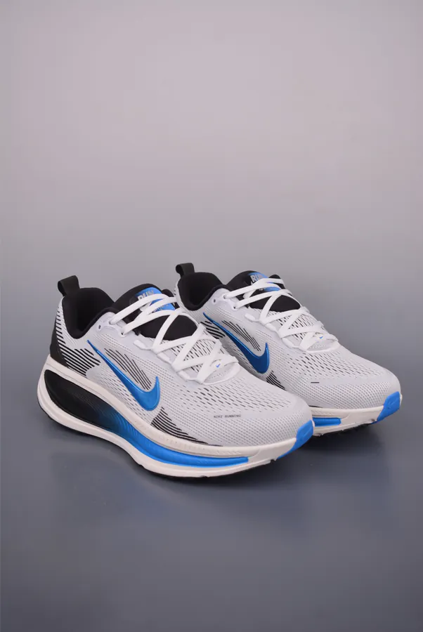 Nike Air Zoom Vomero 18 Premium Running Shoes