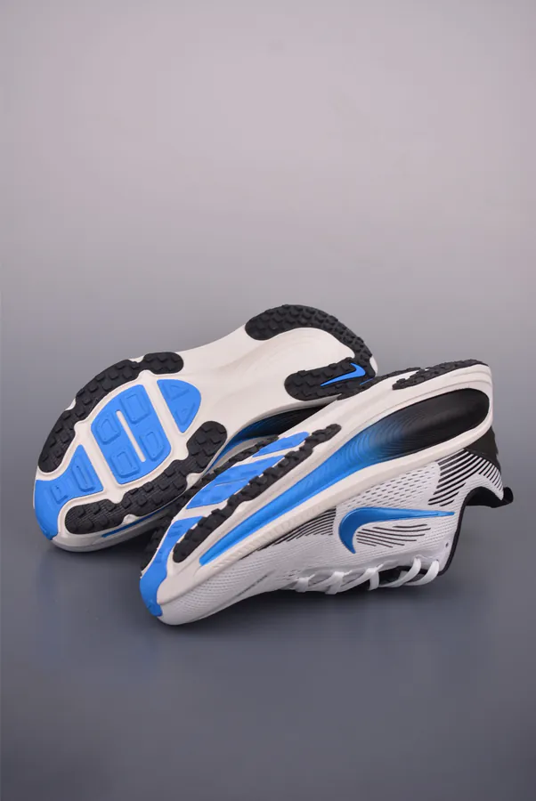 Nike Air Zoom Vomero 18 Premium Running Shoes