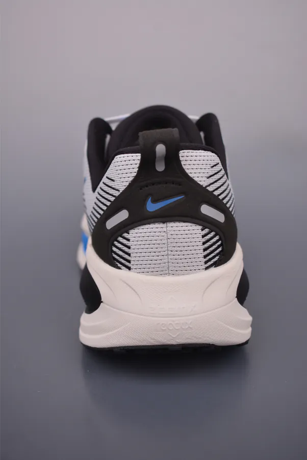 Nike Air Zoom Vomero 18 Premium Running Shoes