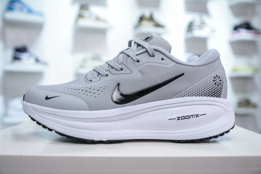 Nike Air Zoom Vomero 18X Premium Running Shoes